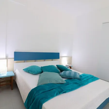 Apartment Lucrezia A 4 Posti *